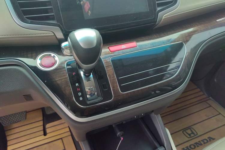 Used Honda Odyssey 2015 Revised 2.4L Luxury Edition