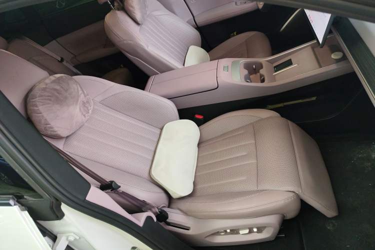 Used ONVO L60 2024 60 kWh Rear-Drive Version