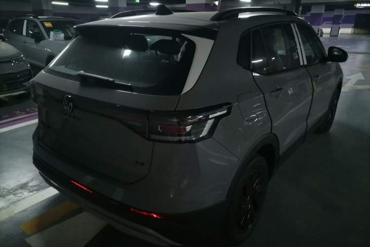 Used Volkswagen Tharu 
