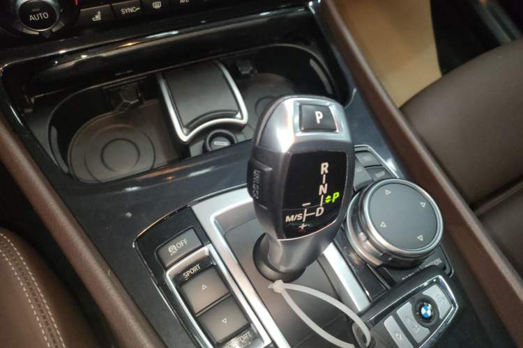 Used BMW 5 Series GT 2015 528i Luxury Edition