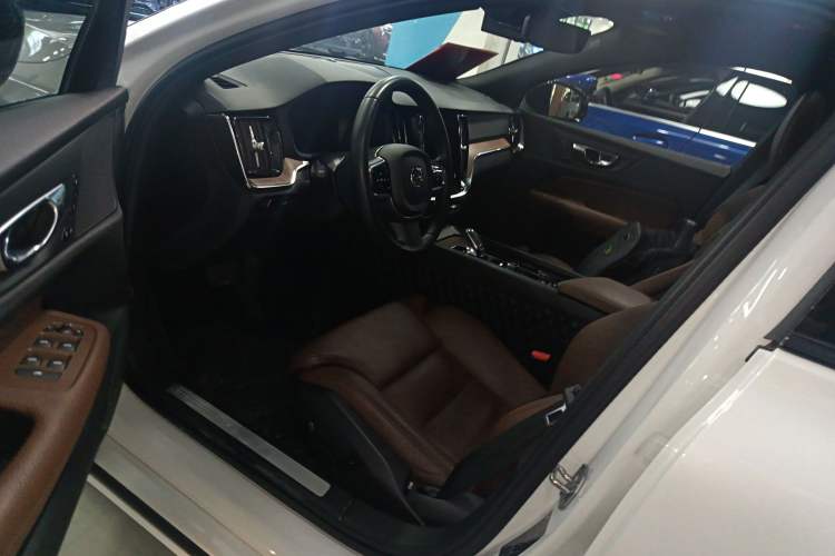 Used Volvo S60 2022 B4 Zhiyuan Luxury Edition