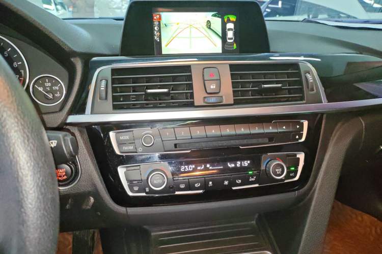 Used BMW 3 Series 2016 320i Fashion Model
