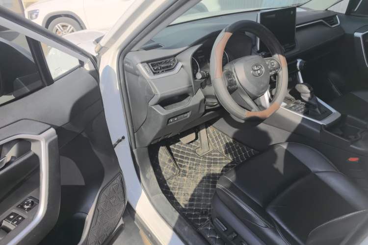 Used Toyota Wildlander 2020 2.0L CVT 4x4 Luxury Edition