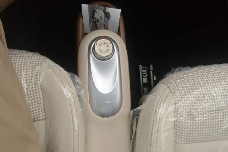 Used Wuling Hongguang MINIEV 2025 Four-Door Version Advanced Edition
