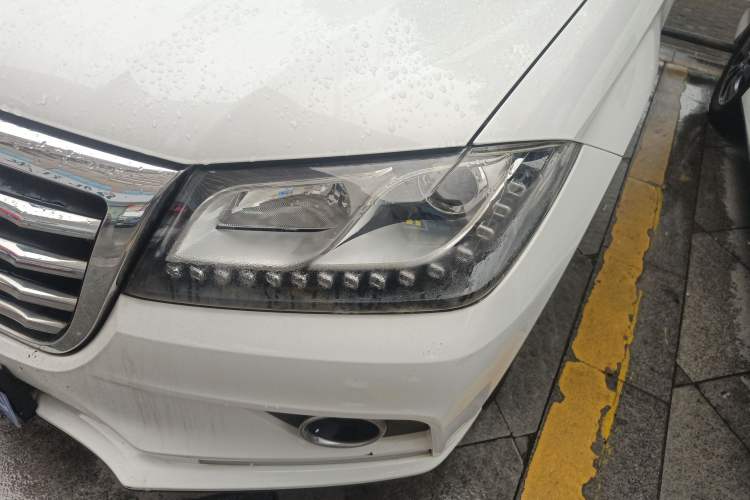 Used Haval H2 2016 Red Label 1.5T Manual Two-Wheel Drive Elite Model
