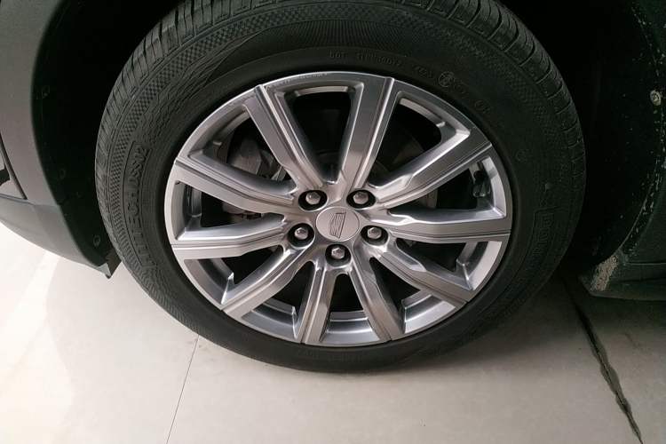 Used Cadillac XT4 2018 28T Two-Wheel Drive Leading Version
