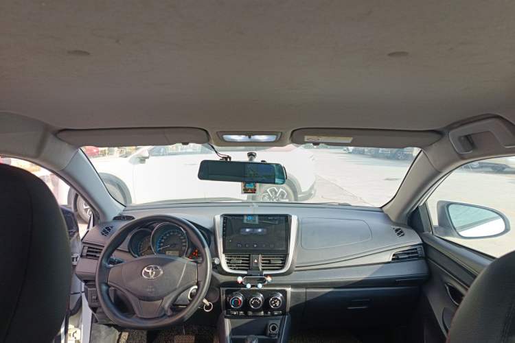 Used Toyota YARiS L 2016 Revised 1.5E CVT Charming Edition