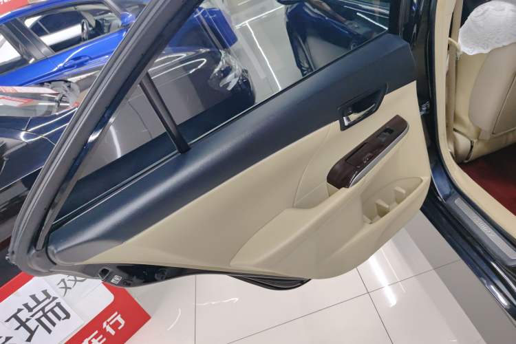 Used Toyota Camry 2015 Dual-Engine 2.5 HG Luxury Navigation Edition
