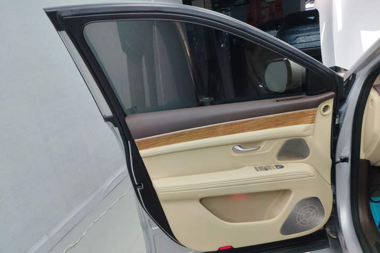 Used Hima AITO M7 2024 1.5T Rear-Drive Plus Version 5 Seats
