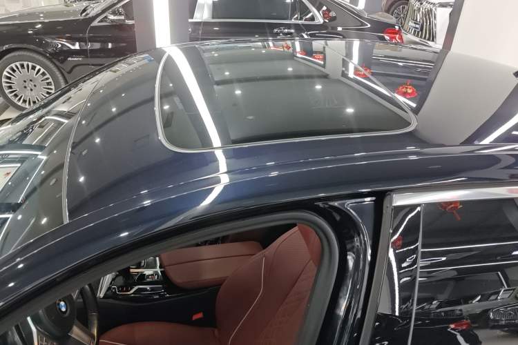 Used BMW 5 Series 2022 Second Facelift 525Li M Sport Package
