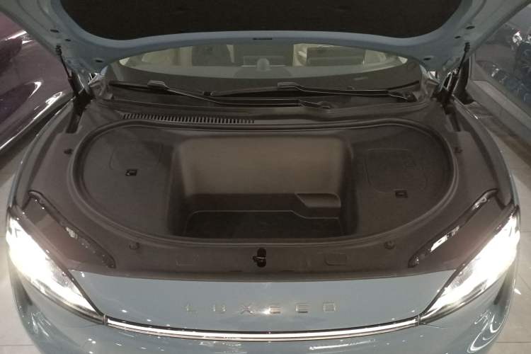 Used Hima Luxeed R7 2024 All-Electric 667 km Max
