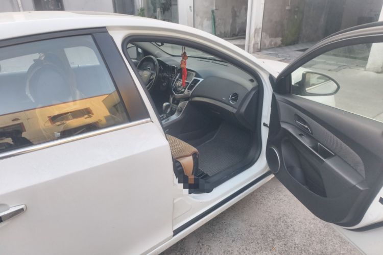 Used Chevrolet Cruze 2013 Hatchback 1.6T Automatic Flagship Model