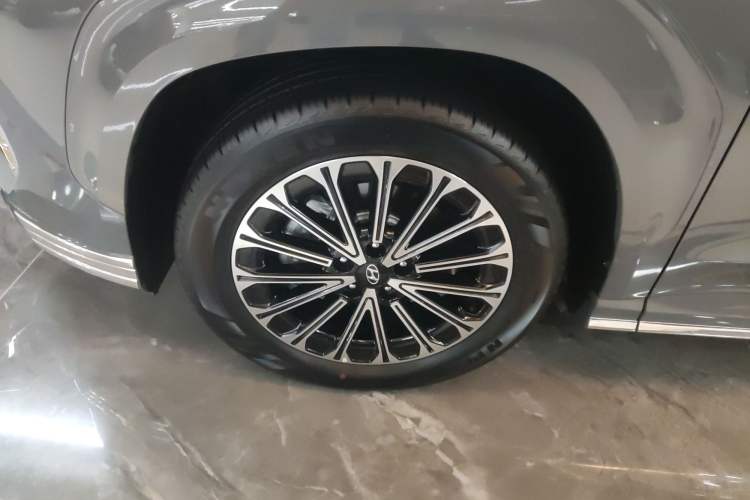 Used Hyundai Custo 2024 270TGDi LUX Prestige Edition
