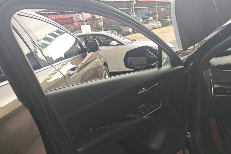 Used Cadillac XT4 2018 28T Two-Wheel Drive Tech Version
