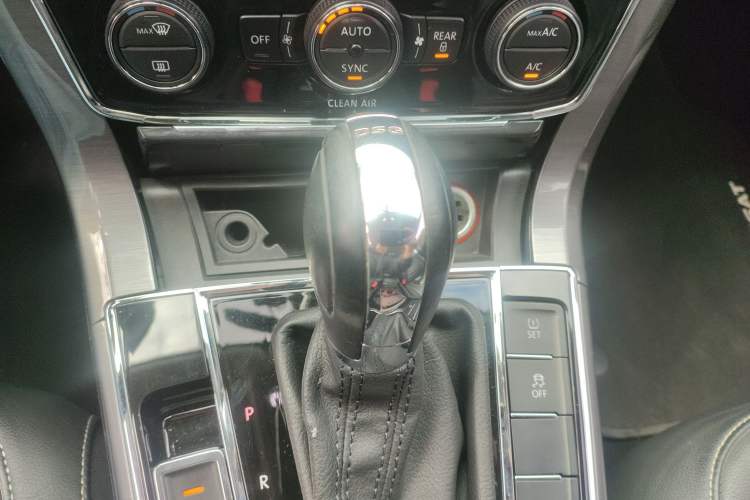 Used Volkswagen Passat 2016 330TSI DSG Luxury Edition
