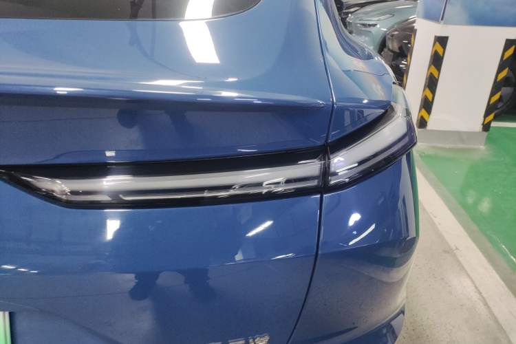 Used ONVO L60 2024 60 kWh All-Wheel Drive