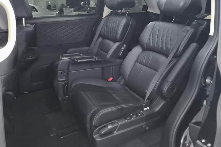 Used Honda Elysion 2019 2.0L Hybrid Supreme Edition
