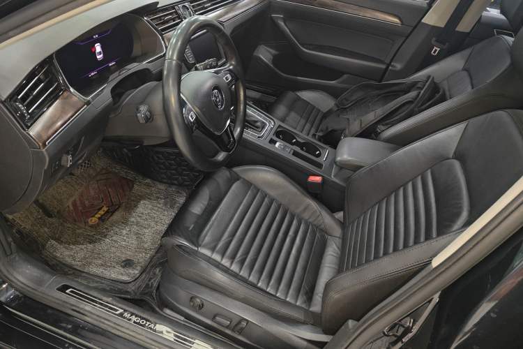 Used Volkswagen Magotan 2018 Facelift 330TSI DSG Luxury Model
