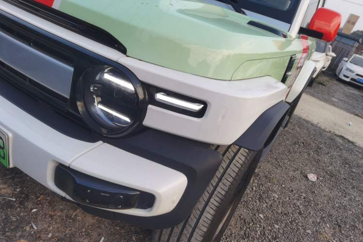 Used  V23 2025 401 Two-Wheel Drive Advanced Edition