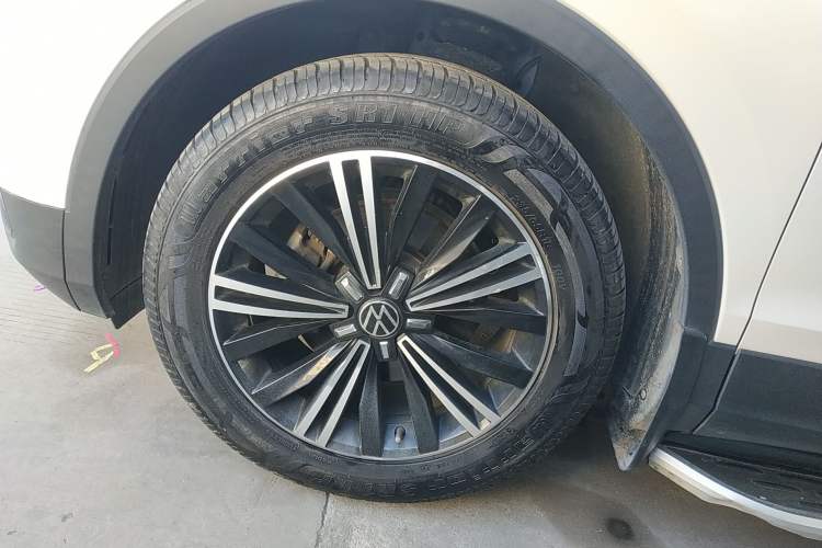 Used Volkswagen Tiguan L 2021 280TSI Automatic Two-Wheel Drive Comfort Edition – Low-Trim Version