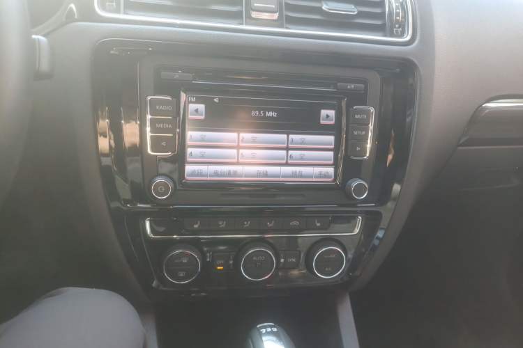 Used Volkswagen Sagitar 2015 230TSI Automatic Luxury Model
