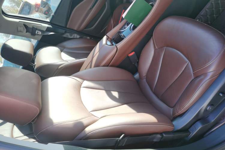 Used Buick Envision 2018 20T Two-Wheel Drive Luxury Model
