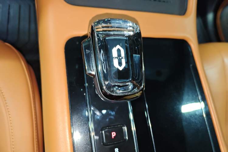 Used Hima AITO M7 2024 1.5T Four-Wheel Drive Plus Version 5 Seats
