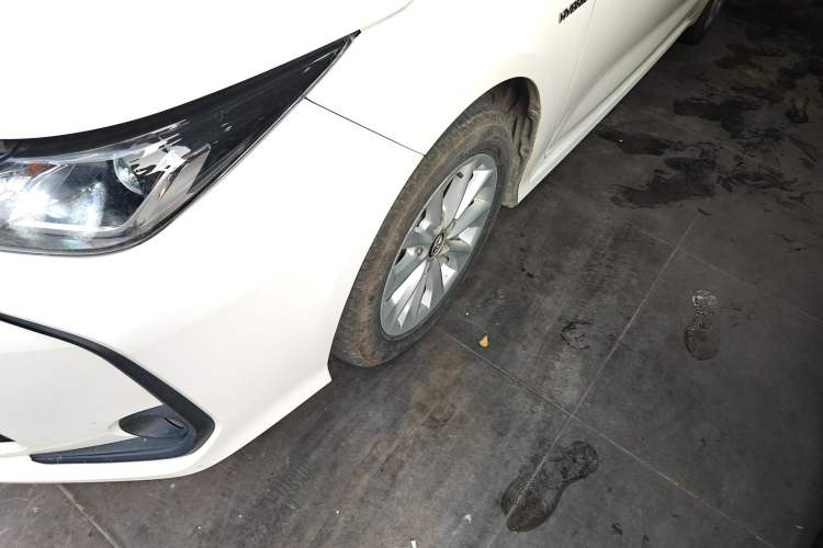 Used Toyota Corolla 2021 Dual-Motor 1.8L E-CVT Elite Edition
