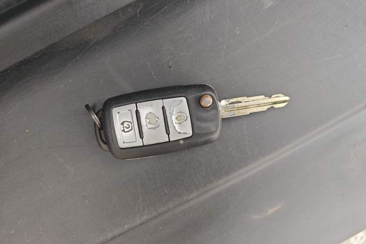 Used Dongfeng Fengon 360 2015 1.5L Manual Luxury 7-Seater China IV Standard