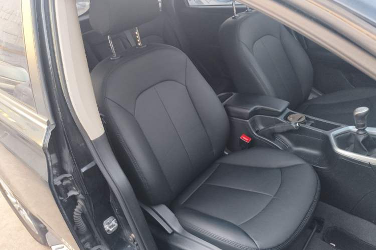 Used Venucia T70 2015 2.0L Manual RuiQu Version