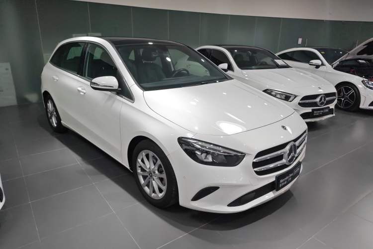 Used Mercedes-Benz B-Class 2022 Second Facelift B 200 Fashion Edition
