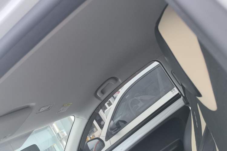 Used Roewe Clever 2021 302km All-Round Version
