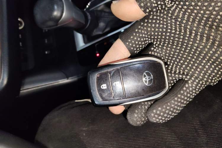 Used Toyota Highlander 2018 2.0T Four-Wheel Drive Luxury Version 7 Seats China VI Standard
