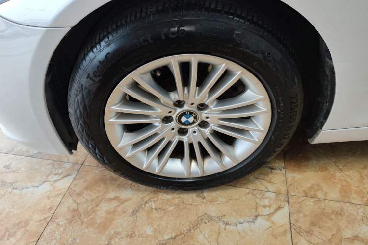 Used BMW 5 Series 2014 525Li Leading Model