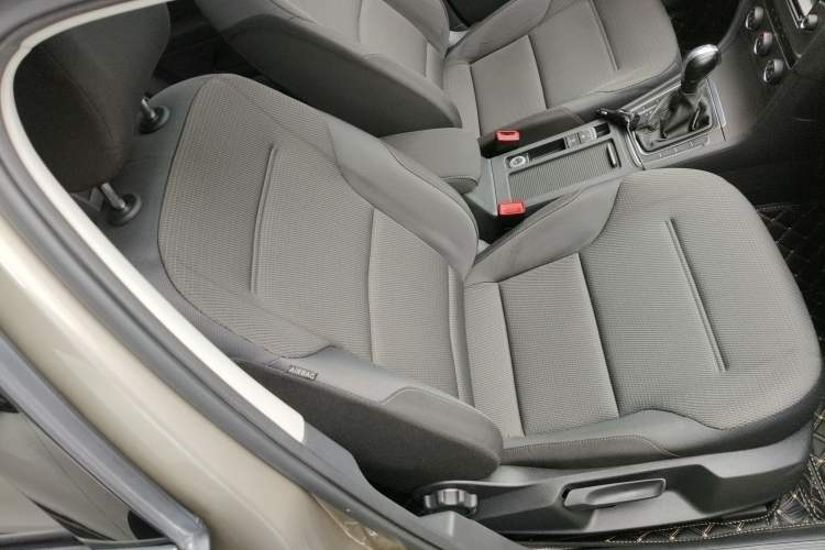 Used Volkswagen Golf 2016 230TSI Automatic Comfort Version
