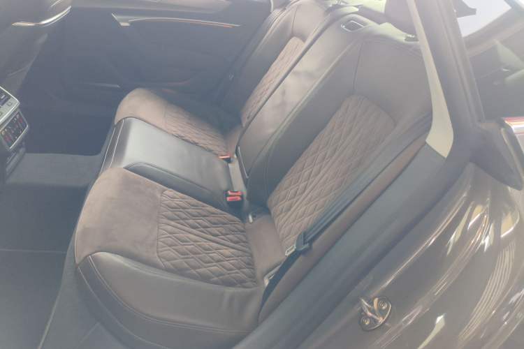 Used Audi A7L 2024 45TFSI quattro S-line Visionary Edition Flow Crystal Package