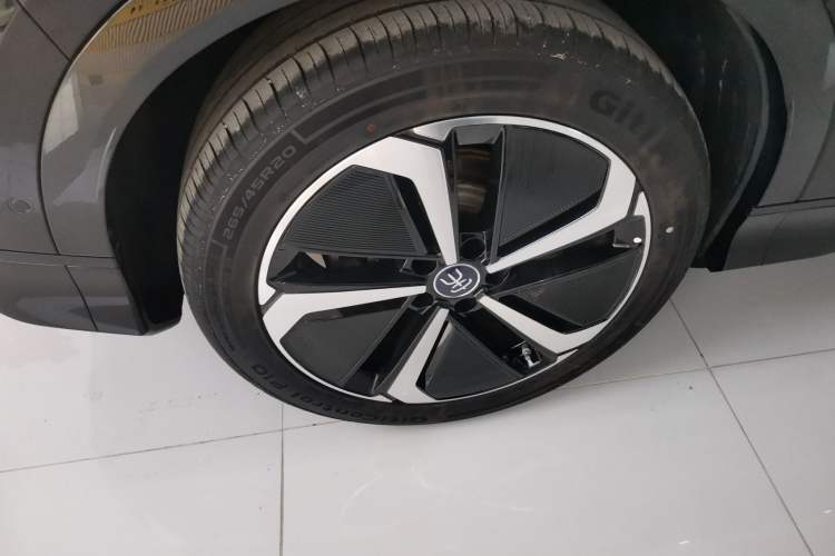 Used BYD Song L EV 2025 Intelligent Driving Version 662 km LiDAR Excellence Edition
