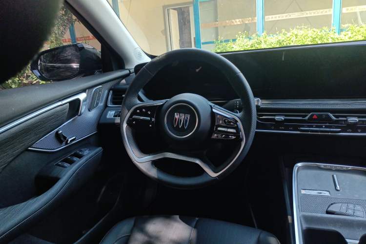 Used Buick LaCrosse 2025 28T Platinum Edition
