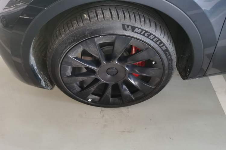 Used Tesla Model Y 2024 Long-Range All-Wheel-Drive Version