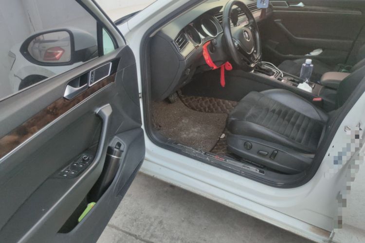 Used Volkswagen Magotan 2017 330TSI DSG Luxury Model
