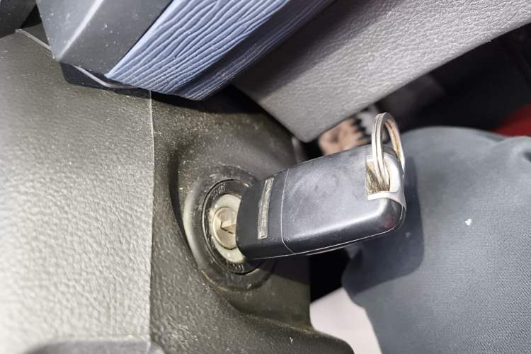 Used FORTHING Lingzhi 2023 M5L 1.6L Base Model 7 Seats
