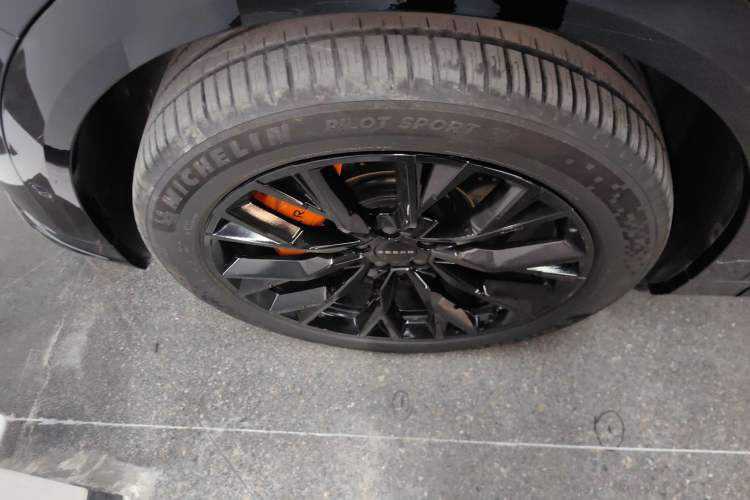 Used Zeekr 7X 2025 100 kWh Long-Range Rear-Wheel Drive with Intelligent Driving Features