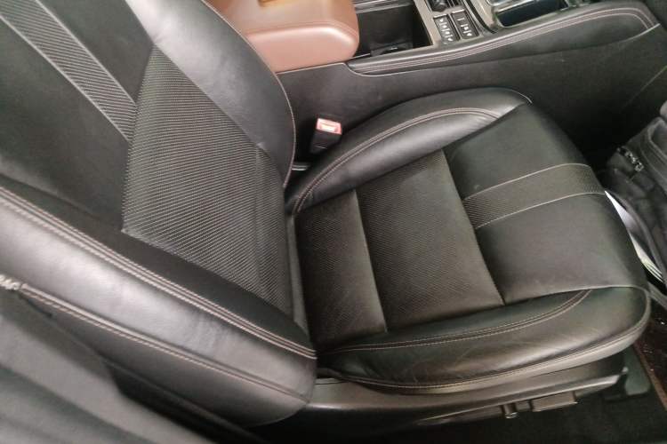 Used GAC Trumpchi GS8 2017 320T Two-Wheel Drive Luxury Smart Connectivity Version (7 Seats)
