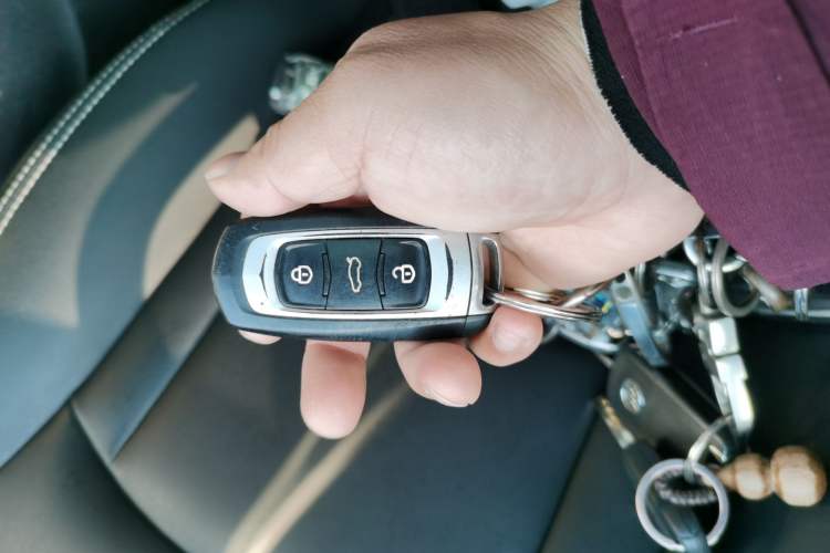 Used Geely Auto Emgrand X7 Sport 2016 2.0L Manual ZhiShang Version