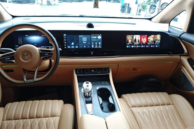 Used VOYAH Dream 2024 PHEV Ultra-Long Range Flagship Edition