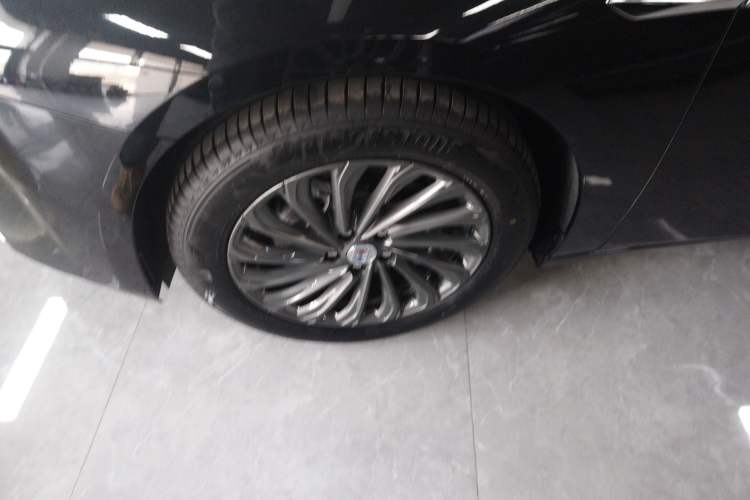 Used Buick LaCrosse 2025 28T Platinum Edition
