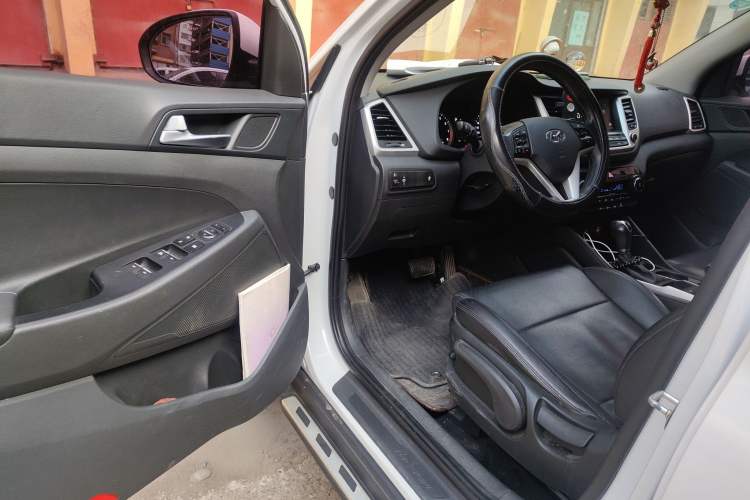 Used Hyundai Tucson 2015 1.6T Dual-Clutch Two-Wheel-Drive Smart Model
