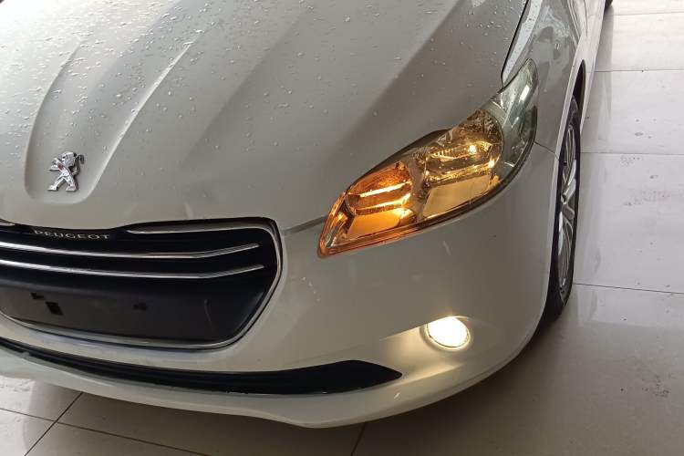 Used Peugeot 301 2014 1.6L Manual Luxury Edition
