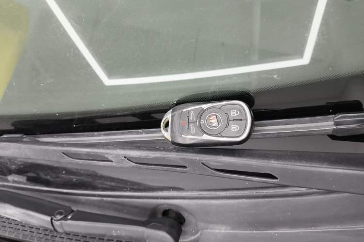 Used Buick GL8 2023 Land Executive Class Comfort Model