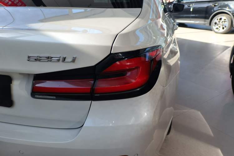 Used BMW 5 Series 2021 525Li Luxury Package
